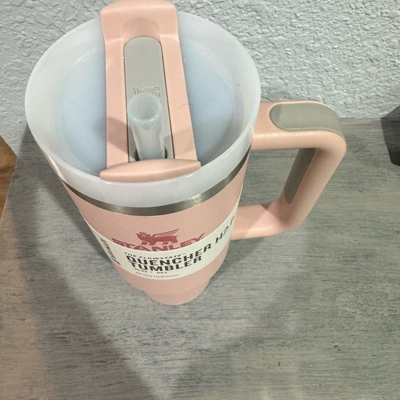Brand New RARE hard to find Pink Dusk Stanley Tumbler 30oz - Picture 2 of 5